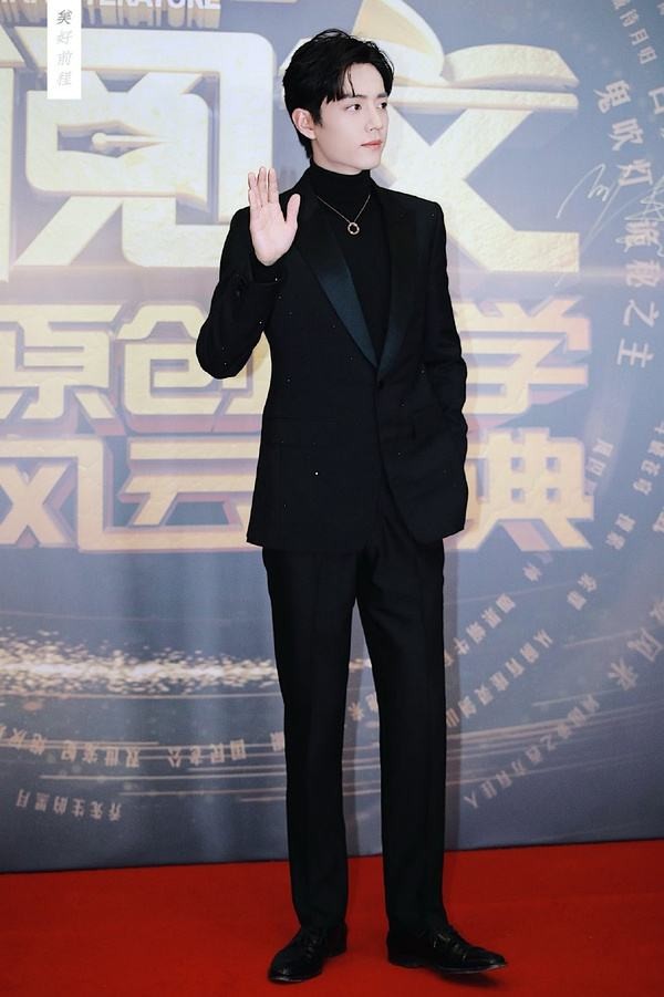 十位穿西装的男明星你最喜欢谁,穿西装很帅的一个男的