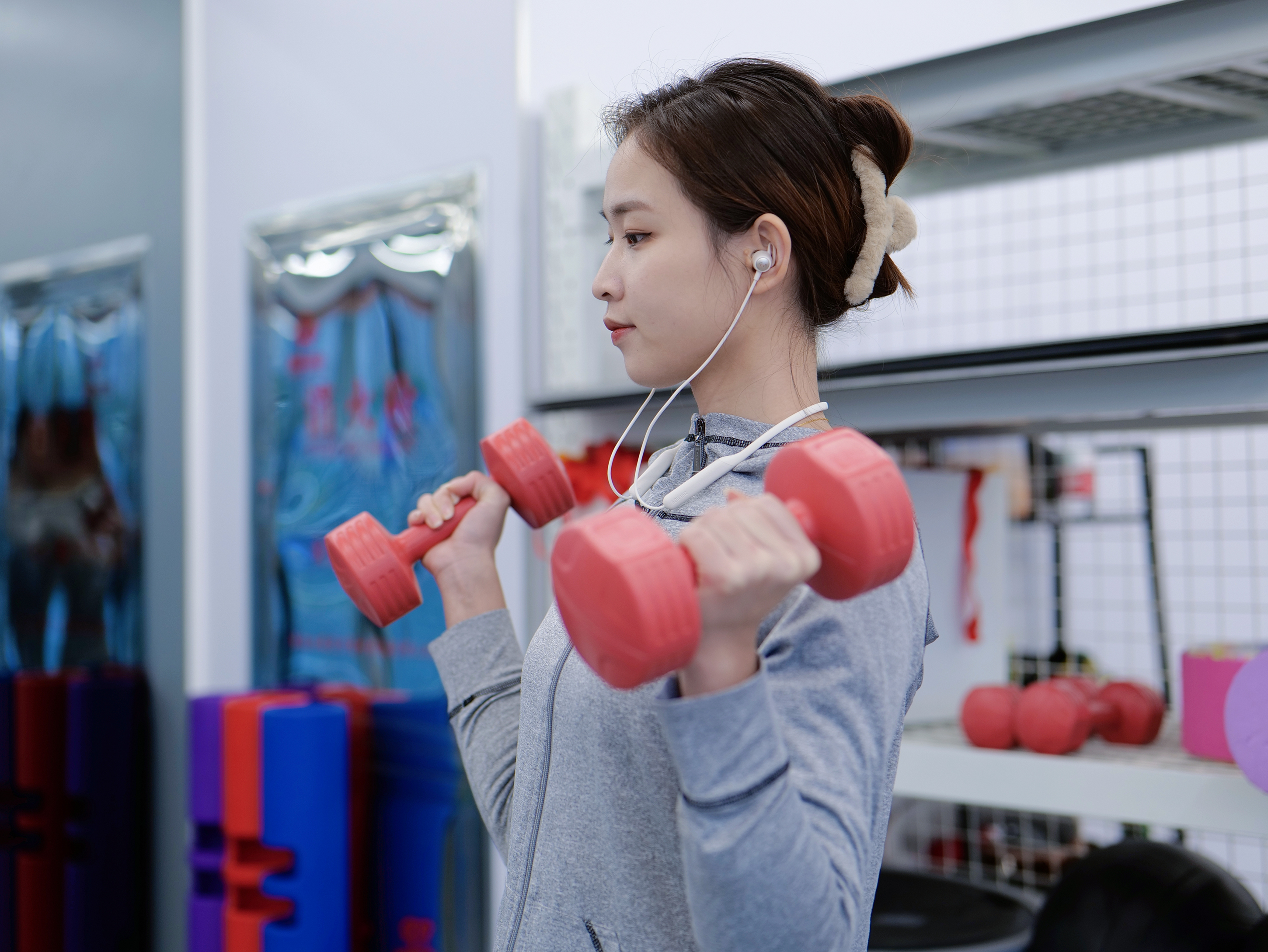 蓝牙耳机是不是过时了,头戴式耳机真的过时了吗