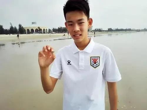 国足4大潜力新星何小柯,国足留洋何小珂