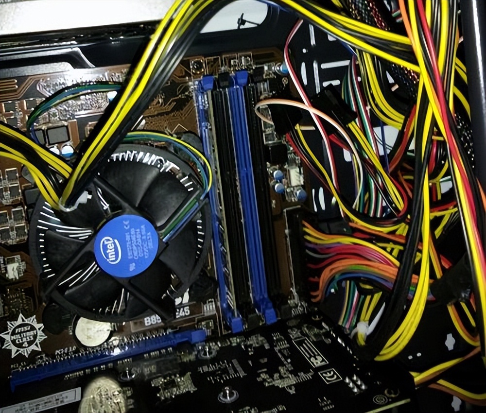 电脑开机了显示无法正常启动电脑,电脑开机主板红灯亮一下不启动