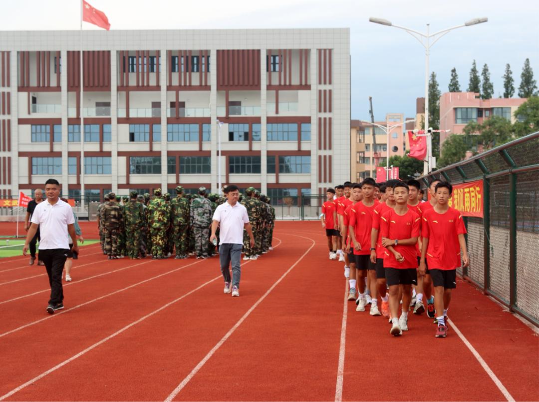 东台市时堰高中足球比赛,江苏省东台三仓中学高考出征