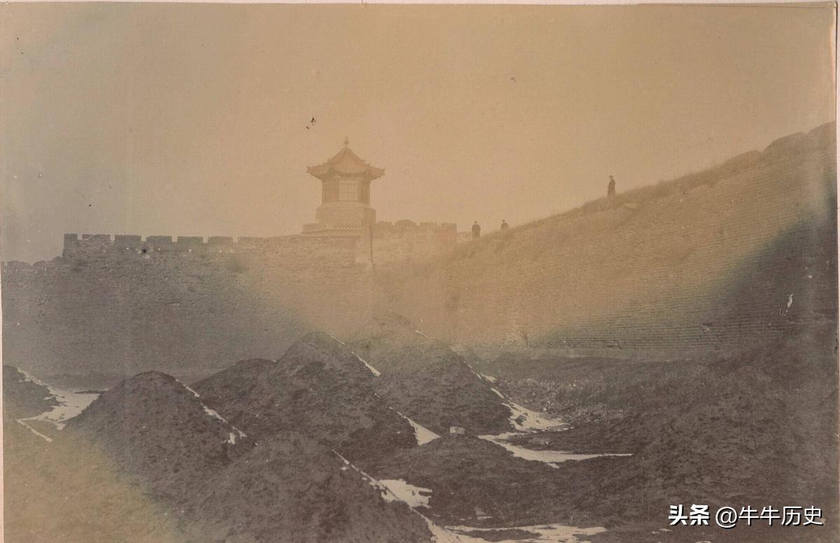 男人藏品,男子收藏罕见100元纸币