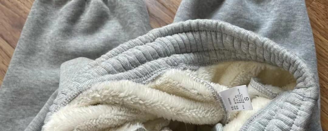 黑条绒裤子掉毛怎么处理,加绒裤掉毛厉害算不算质量问题