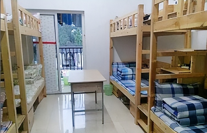 校园里面真的有飞机场和火车站吗,成都机电工程学校双流校区