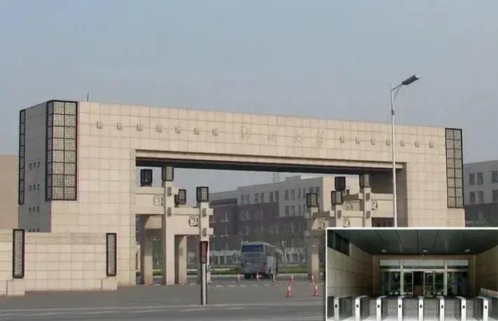 女生偷跑出校门被校长抓到,郑大女生被开除后续男朋友