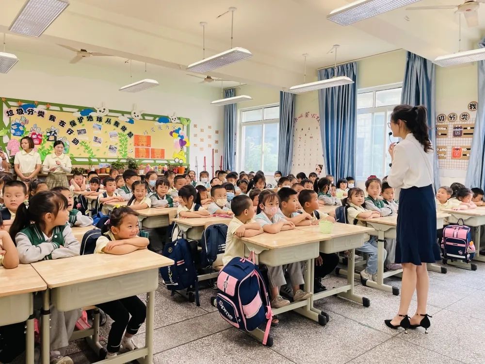 成都天府新区小学,四川天府新区永兴小学5年级6班
