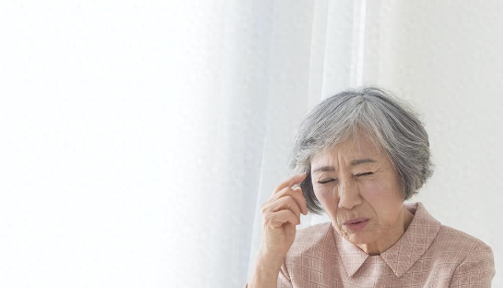 鎯婁汉涓惧姩,鎯婁汉涓惧姩鐭ヤ箮