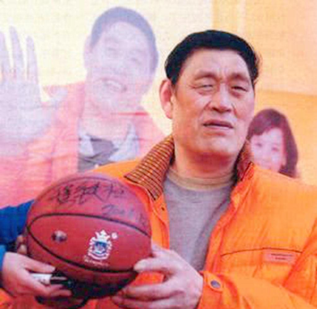 穆铁柱时期的男篮名单,篮球巨人穆铁柱身高