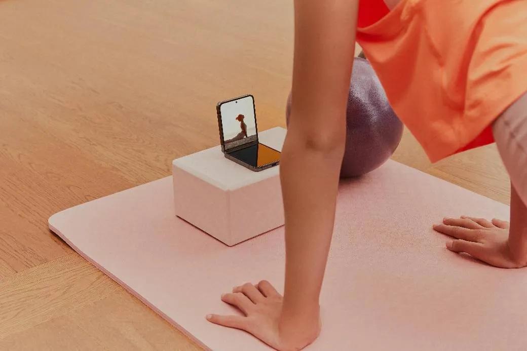 三星galaxyzflip4外屏玩法插件,玩转三星galaxyzflip4小镜头