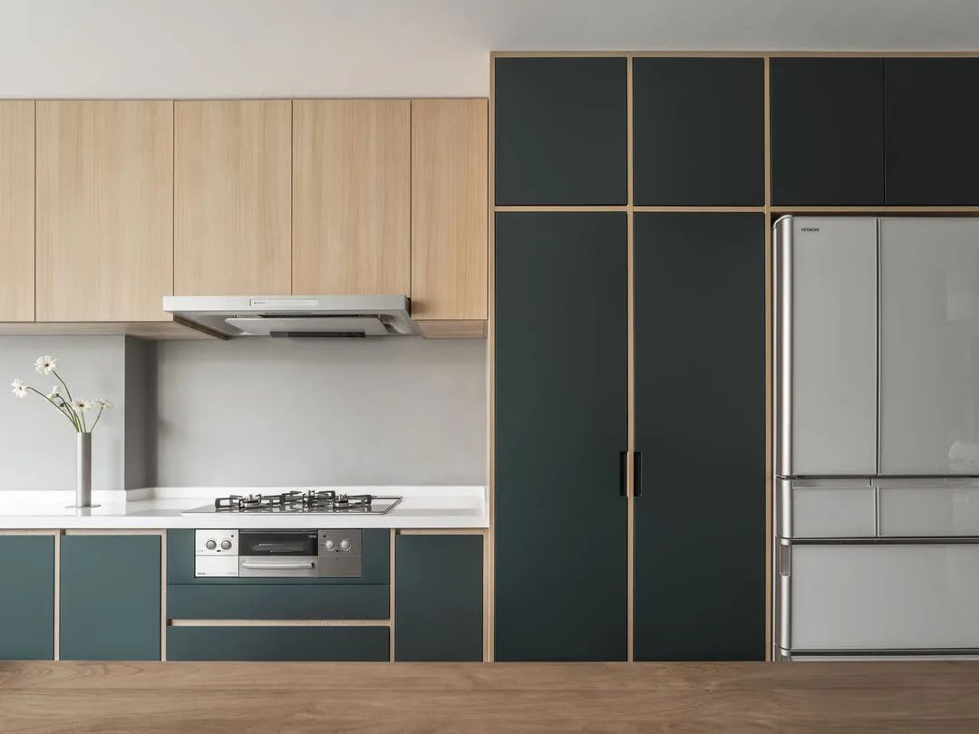 这对夫妻很有眼光，坚持在客厅加张床，实用性只增不减，晒晒