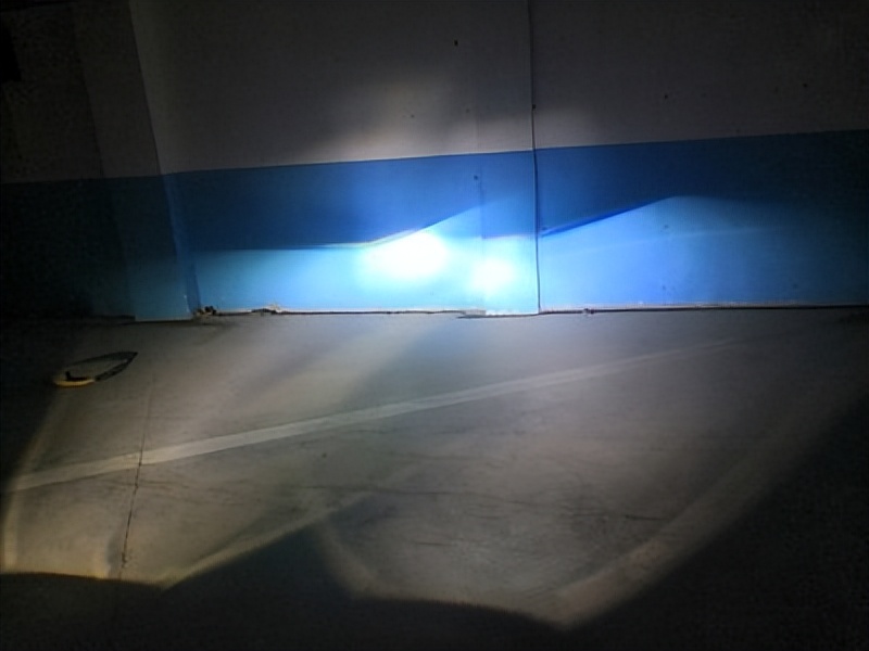 led车灯加透镜灯光怎么调,led车灯怎样才聚光