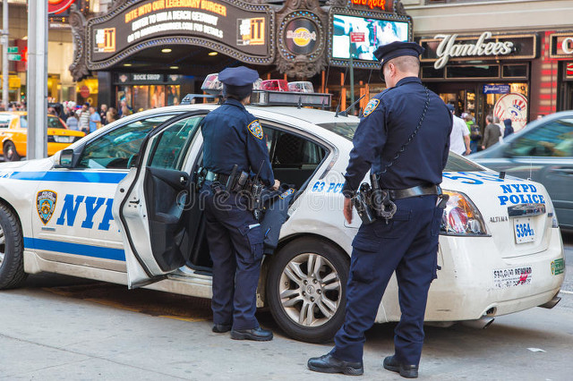 美国男子得了20亿彩票,美国一彩民花2美元买彩票中10.8亿