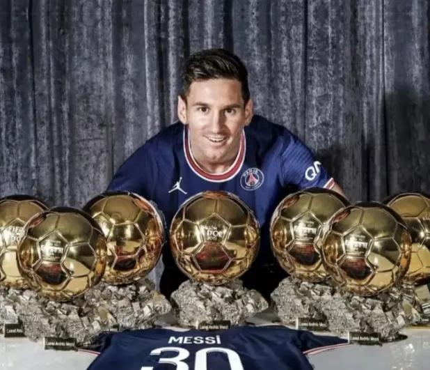 十亿元买包纸巾,巴萨用纸巾签下梅西图