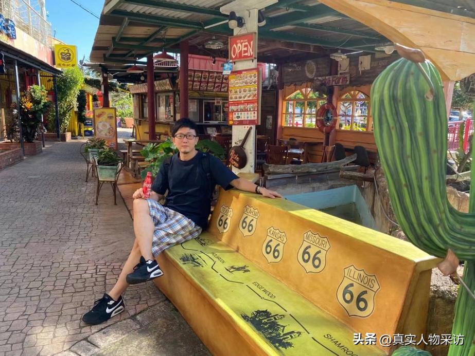 我19岁到日本，裸婚娶日本媳妇，在外面男浴室遇到女人，吓一激灵