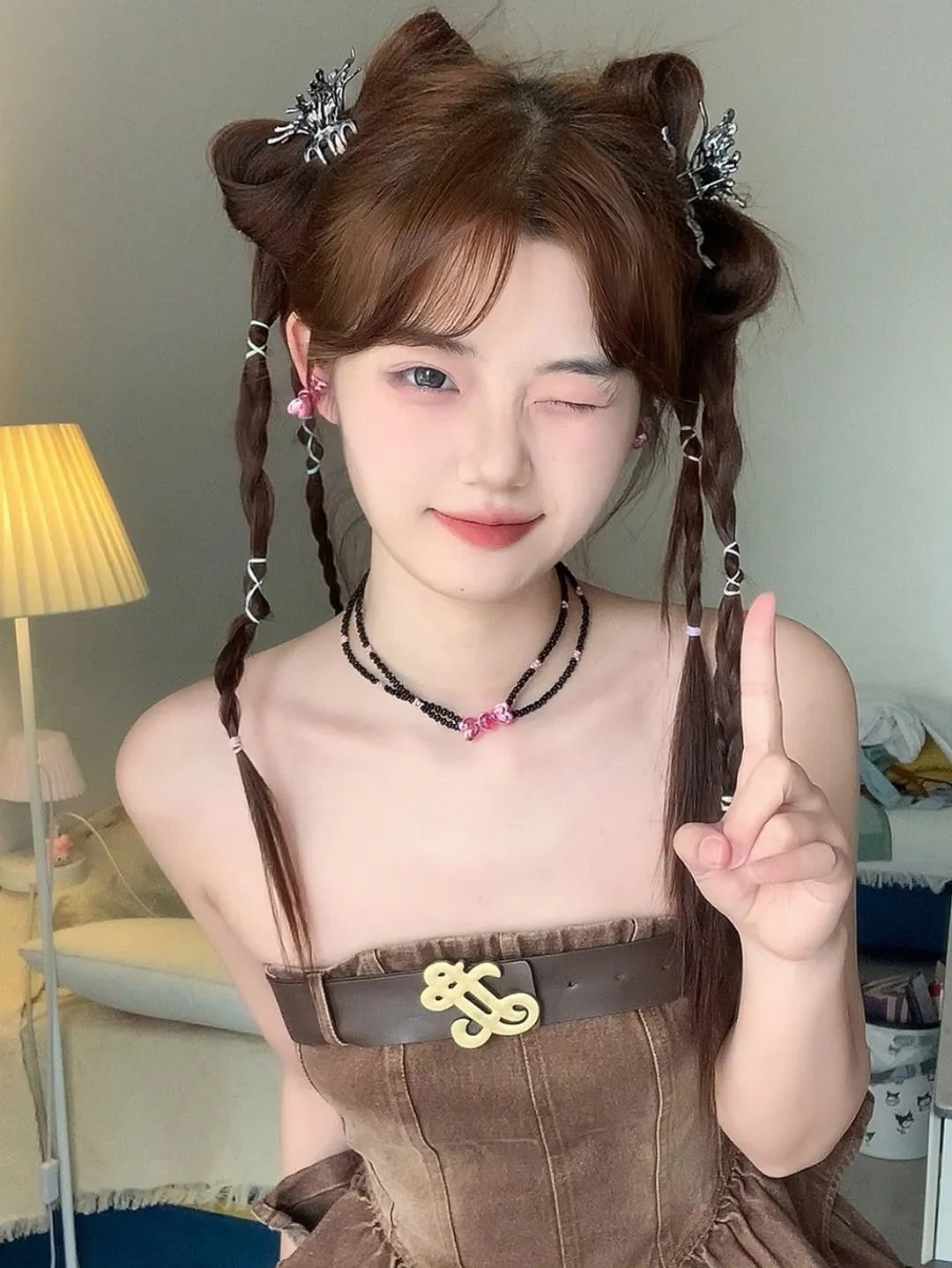 今年别再披头散发了三款减龄发型,既不显脸大又不披发的发型