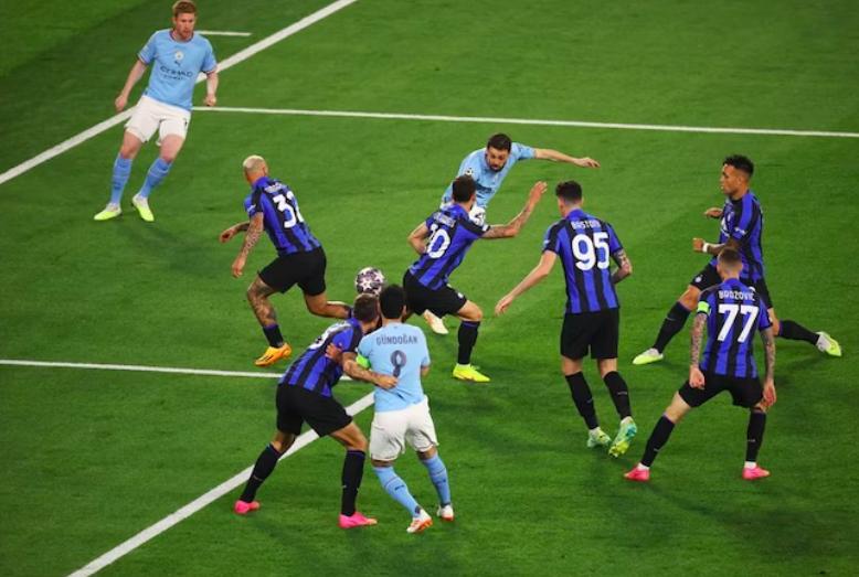 曼城3-1年轻人格拉利什表现,曼城夺冠后格拉利什哭了