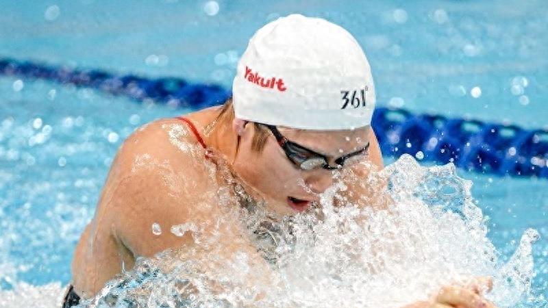 女运动员的痛苦程度,女运动员赛场上痛苦哭