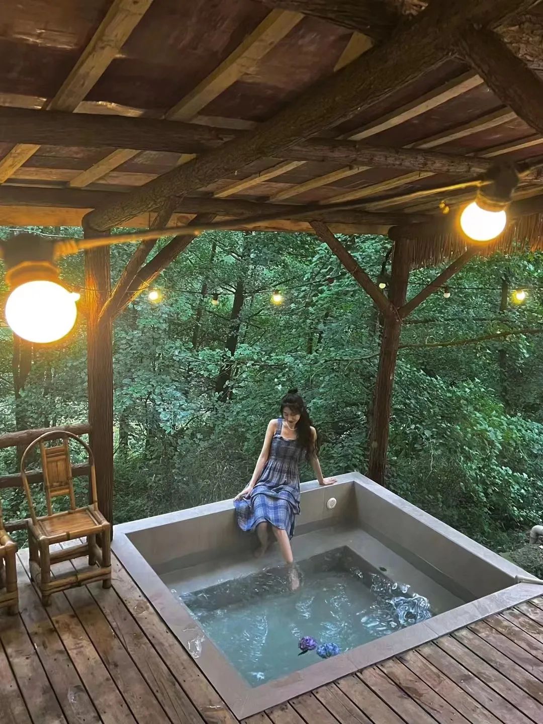 躲进山里民宿,躲在深山老林的民宿