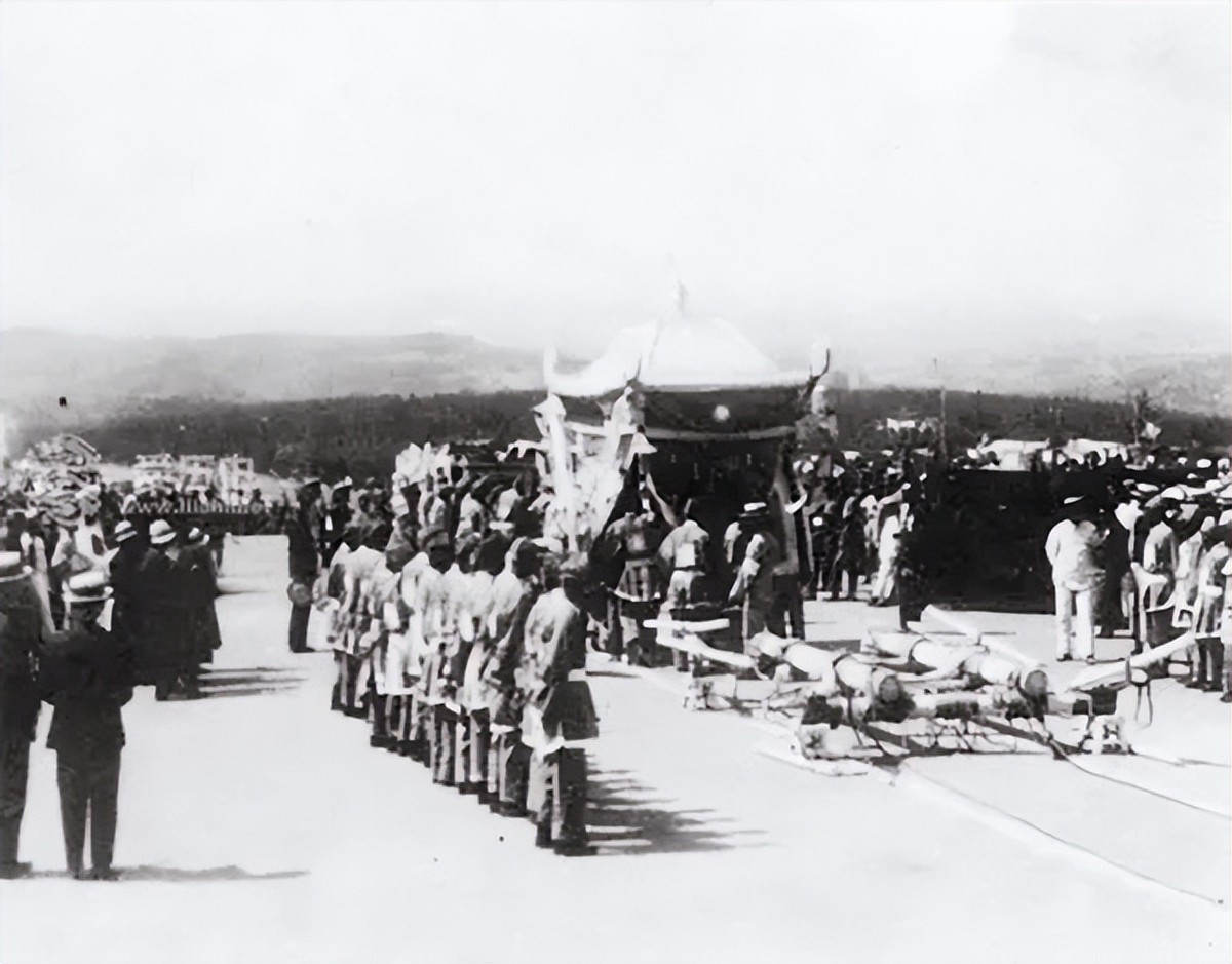 权力与法统——中山先生的“国葬”与“*党**葬”