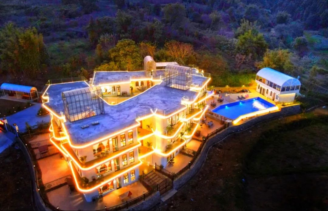 閲戠涔嬬害,閲戠鍗佹湀鍥藉簡涓鍋囨湡浣忓鏀荤暐