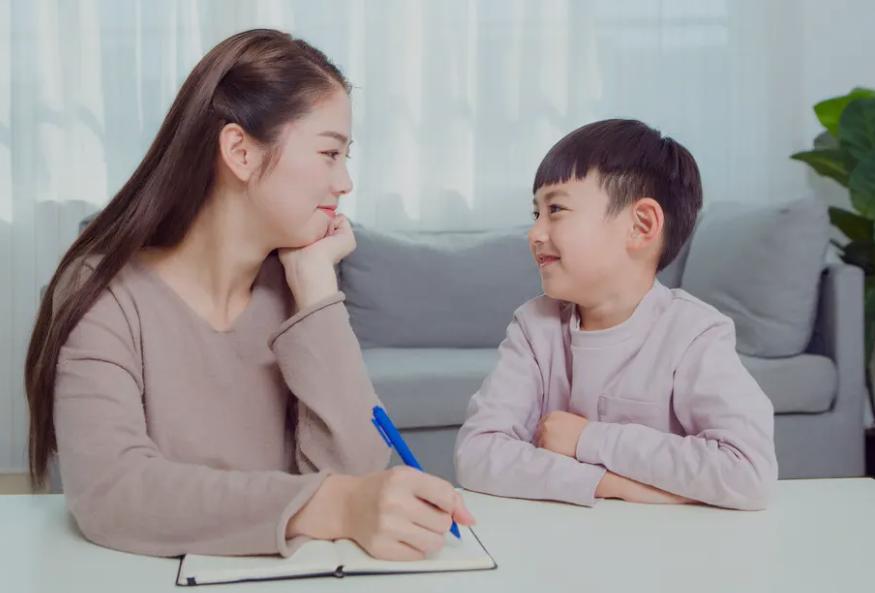 “不知体恤！”养16年消耗2万元，父亲吐槽高中女儿“太能花了”