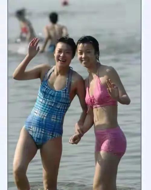 国乒女队王楠,王楠张怡宁女乒团体比赛视频