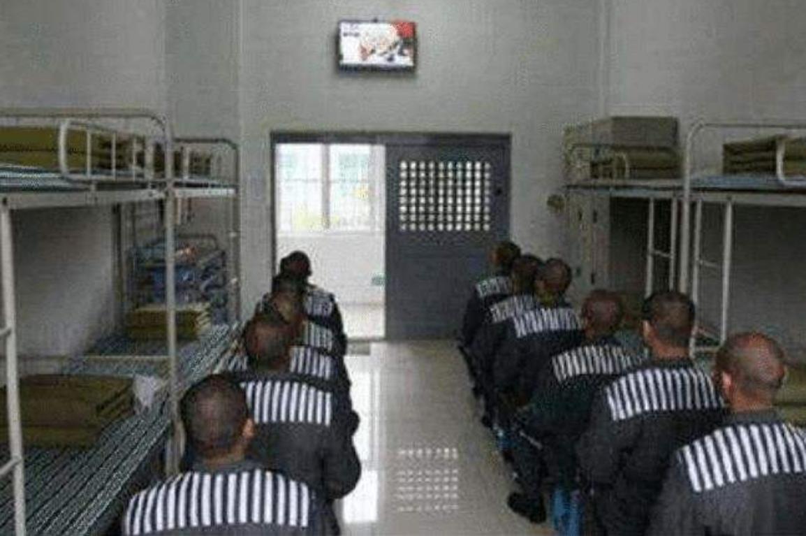 “上海李嘉诚”周正毅：入狱后给监狱装空调，服刑期间狂赚30亿