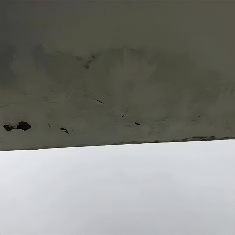 楼下漏水楼顶漏水,顶楼住户漏水该一栋楼业主承担吗