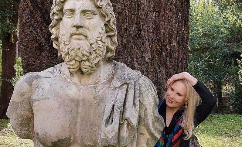 美女富豪嫁给农村小伙,美女富豪嫁给穷小伙