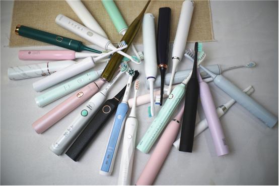 长期使用电动牙刷的危害弊端,usmile和欧乐b电动牙刷哪个好