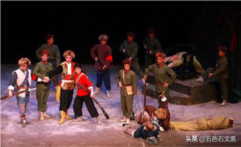 从小就有一个梦想登上舞台,从小就有一个军人梦想