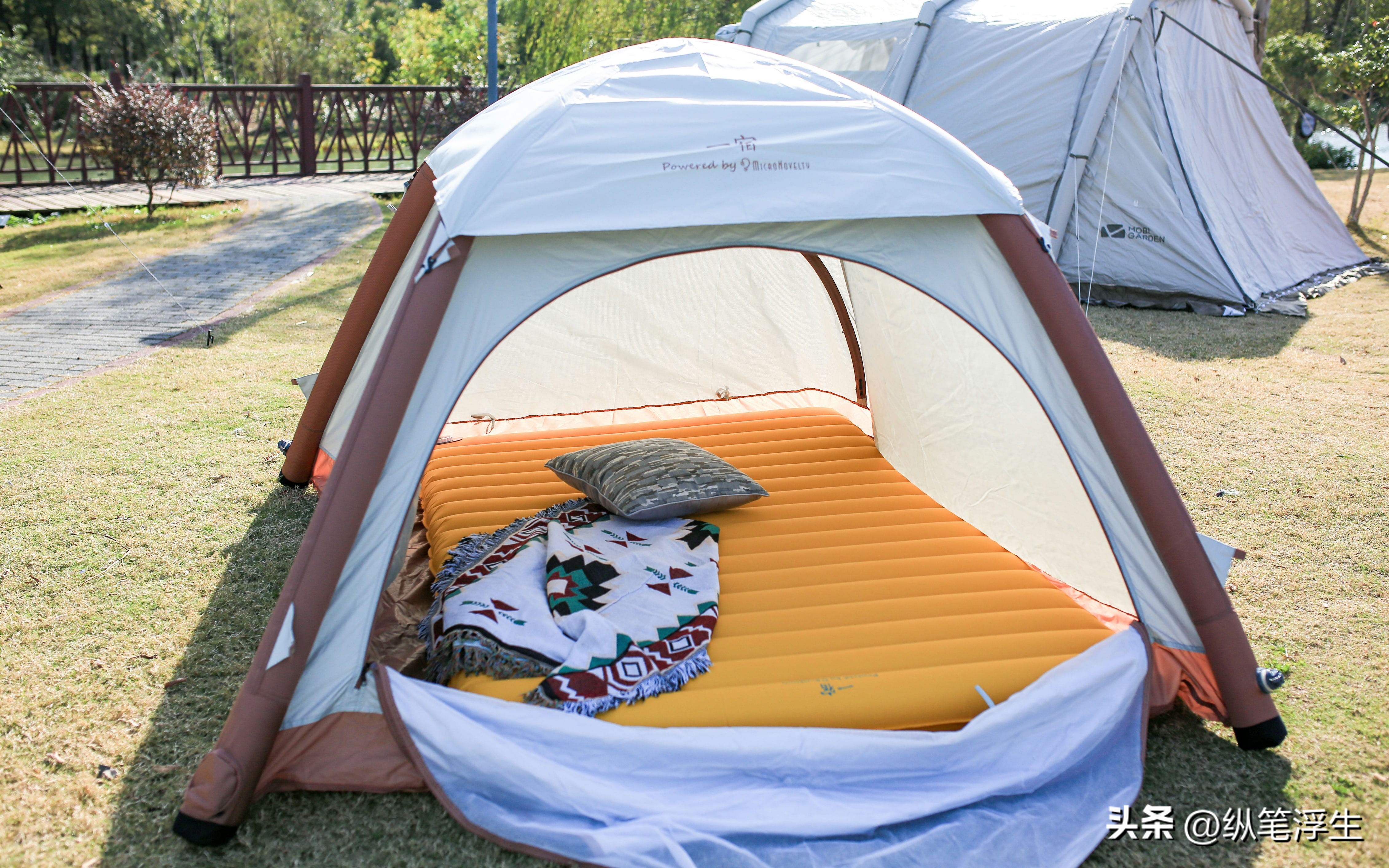 户外露营睡垫选蛋巢还是气垫,户外露营过夜买多厚的睡垫合适