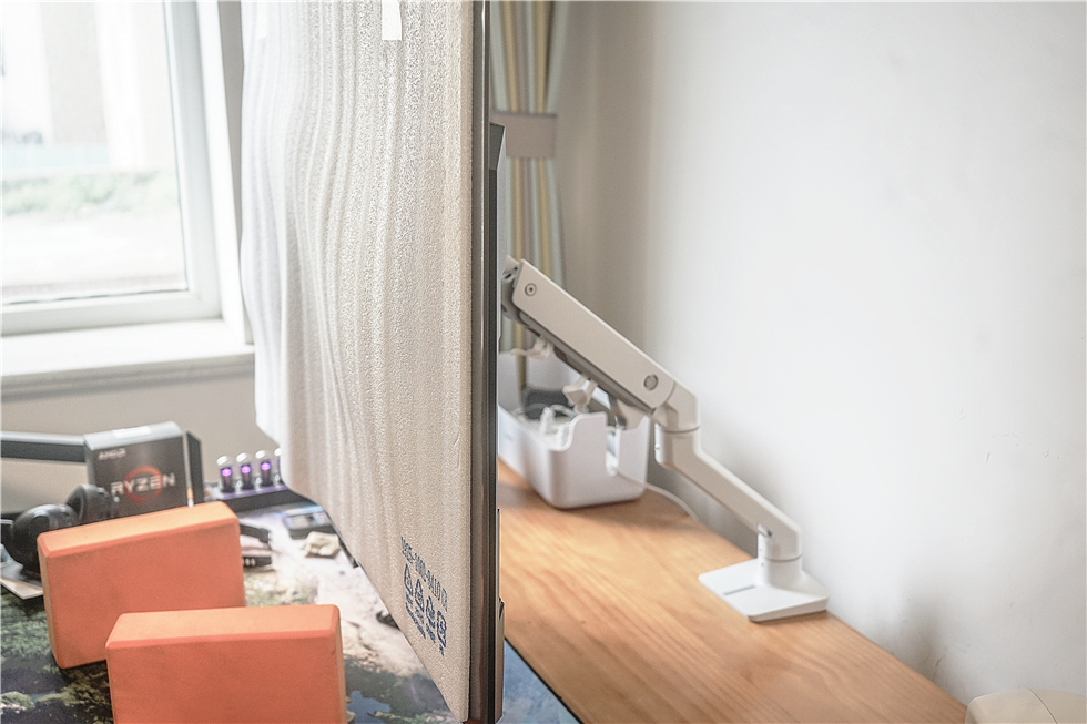 48英寸巨屏OLED电脑显示器——华硕巨擎48OLED入手4个月体验