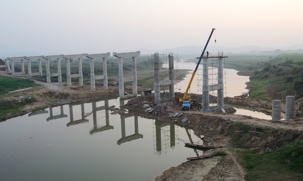 广西今年坍塌的大桥在什么地方,广西大桥坍塌最新消息