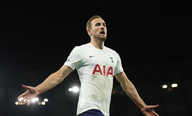 洛里决赛七次扑救,洛里被进5个球被换下