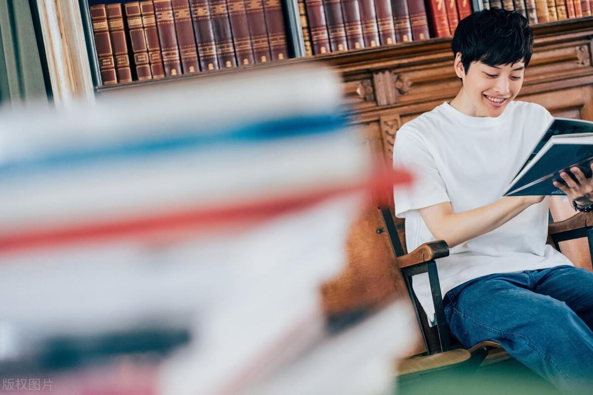 眼睛干涩建议补充什么营养素,眼睛干涩模糊多吃五种营养素