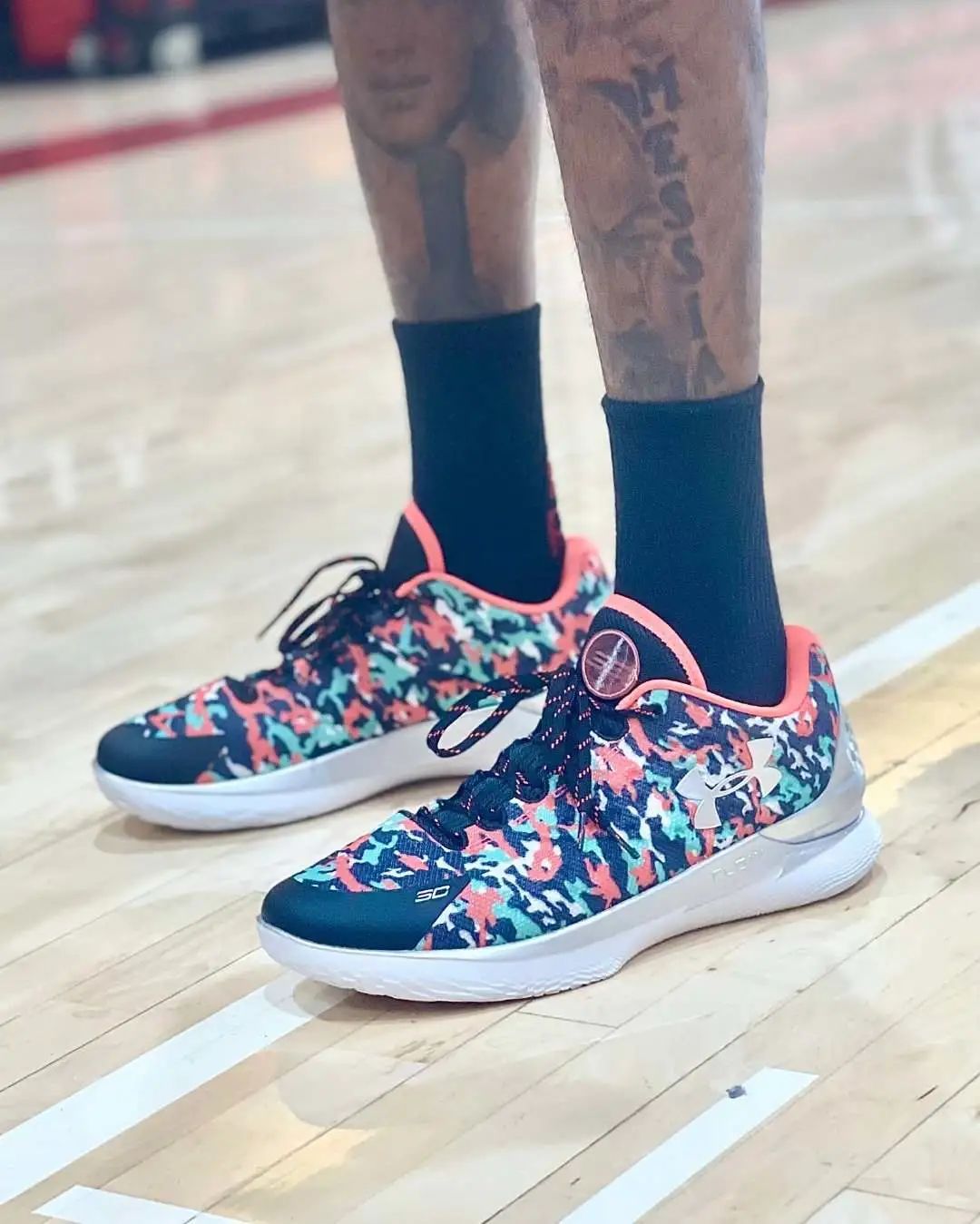 库里安德玛篮球鞋,詹宁斯库里篮球