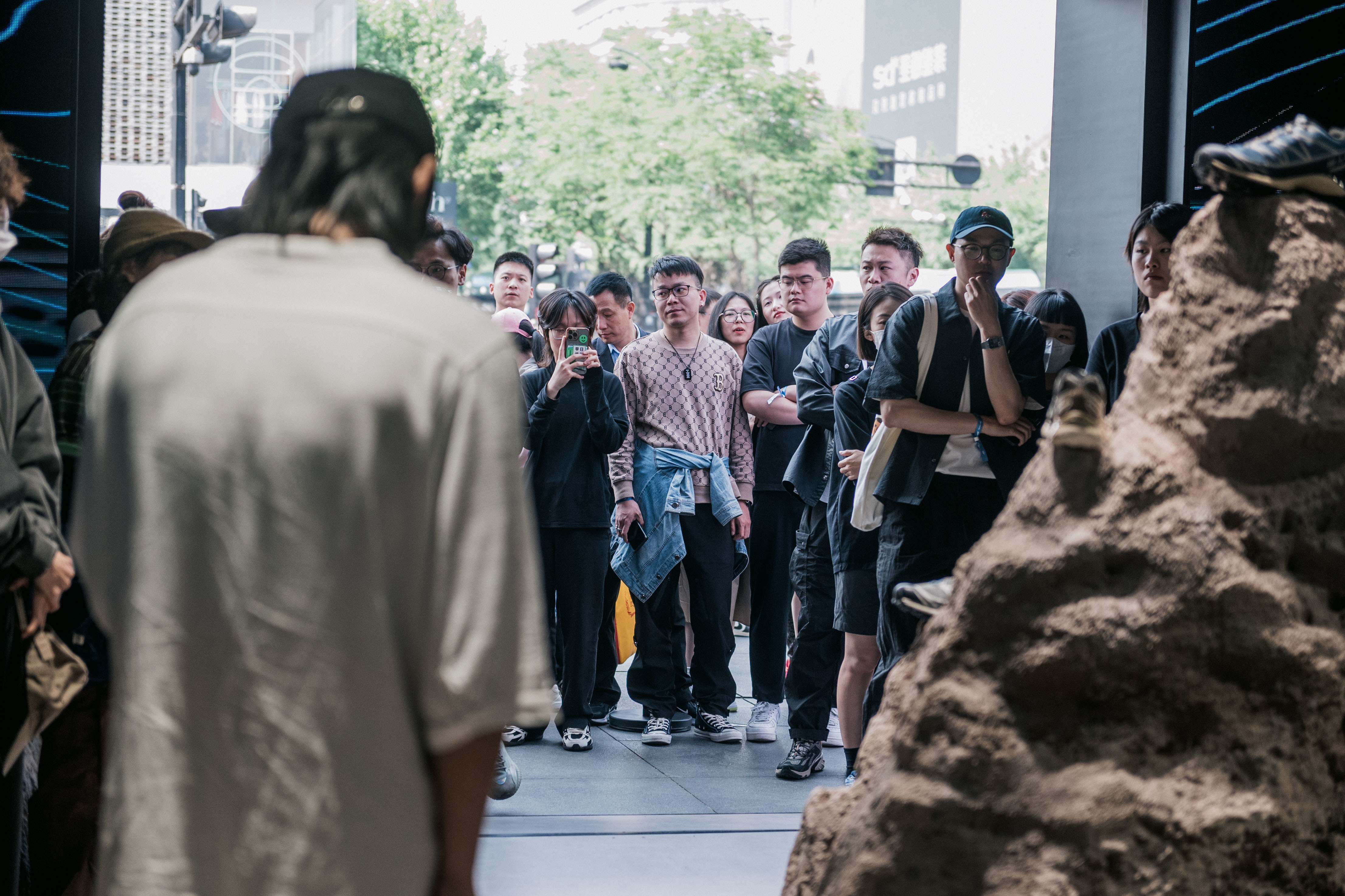 SalomonXT-6十周年限定店「风尚千蓝」登陆杭州湖滨银泰in77