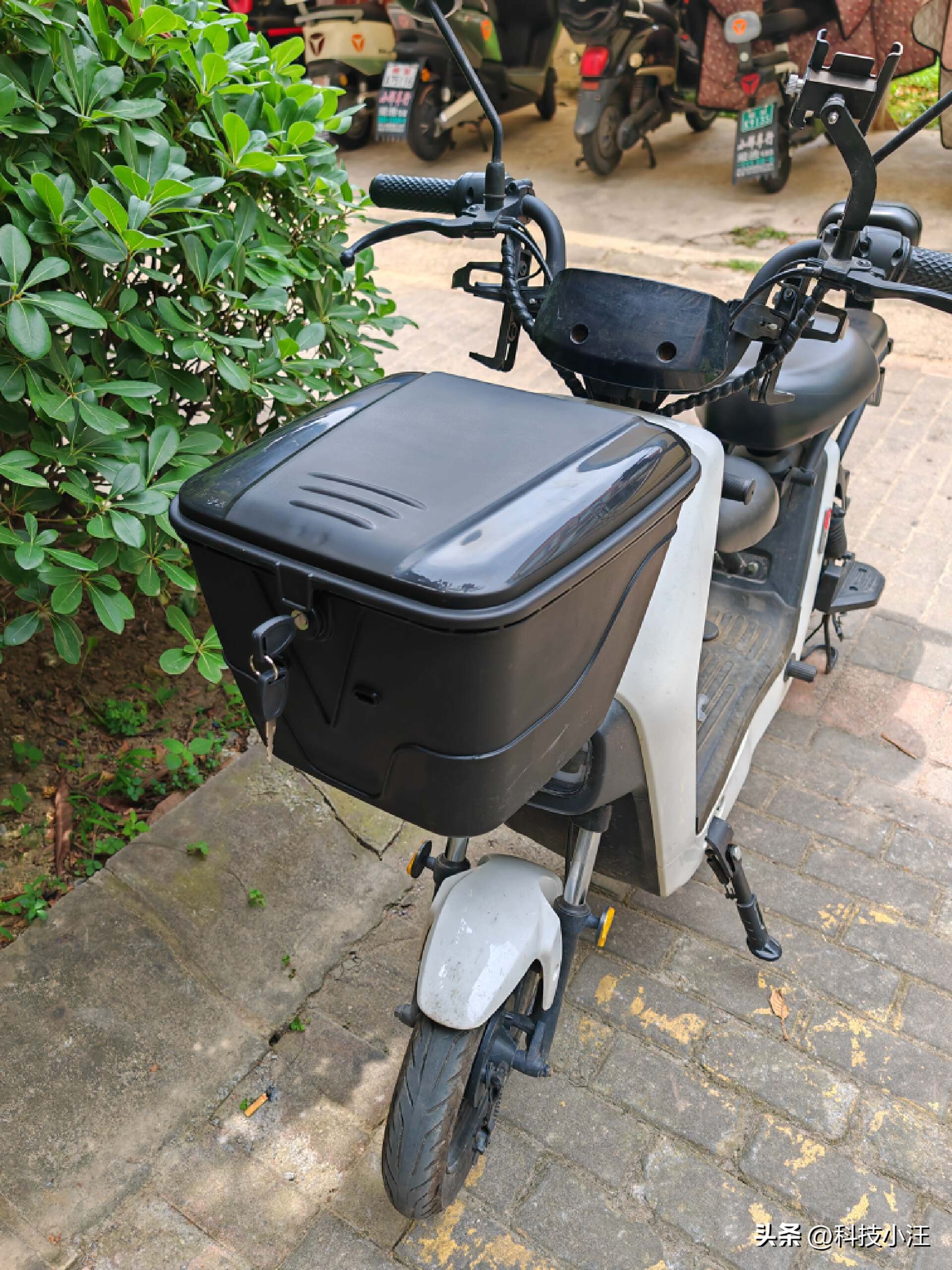 小牛G0配件,小牛g0带锁吗