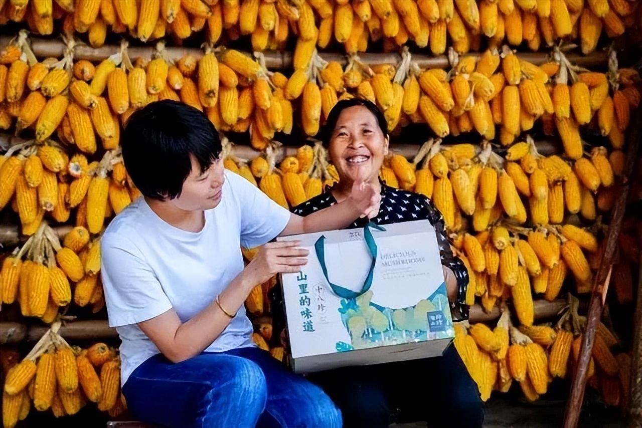 90后大学生回乡带村民致富,汶川80后女孩放弃工作回乡创业