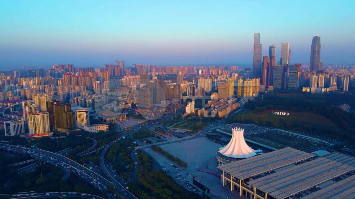 我，在南宁被裁员，为了生活选择摆摊卖夜宵，去年1年就赚了36万