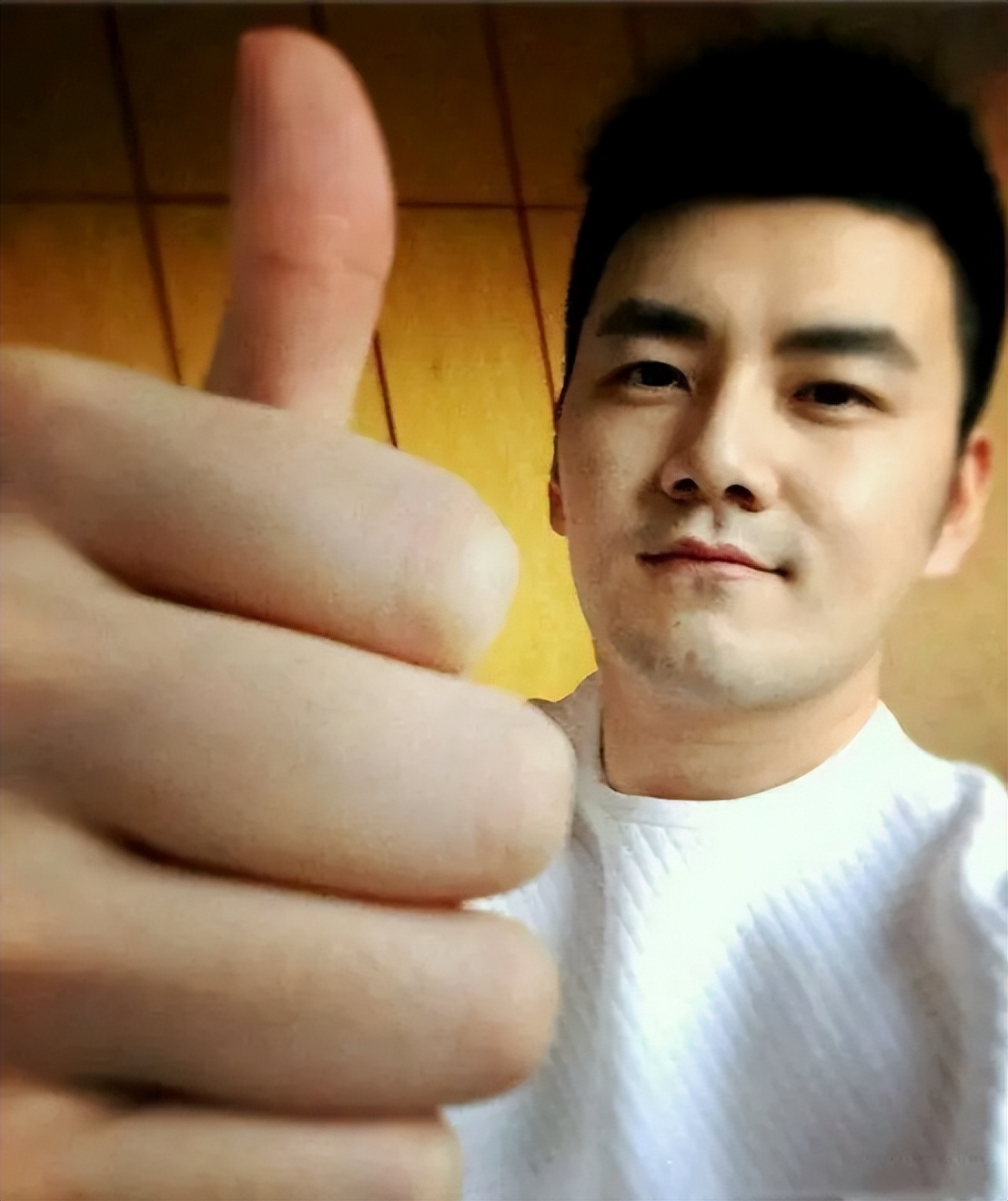 严于信是主持人吗,央视主播严于信结婚了吗