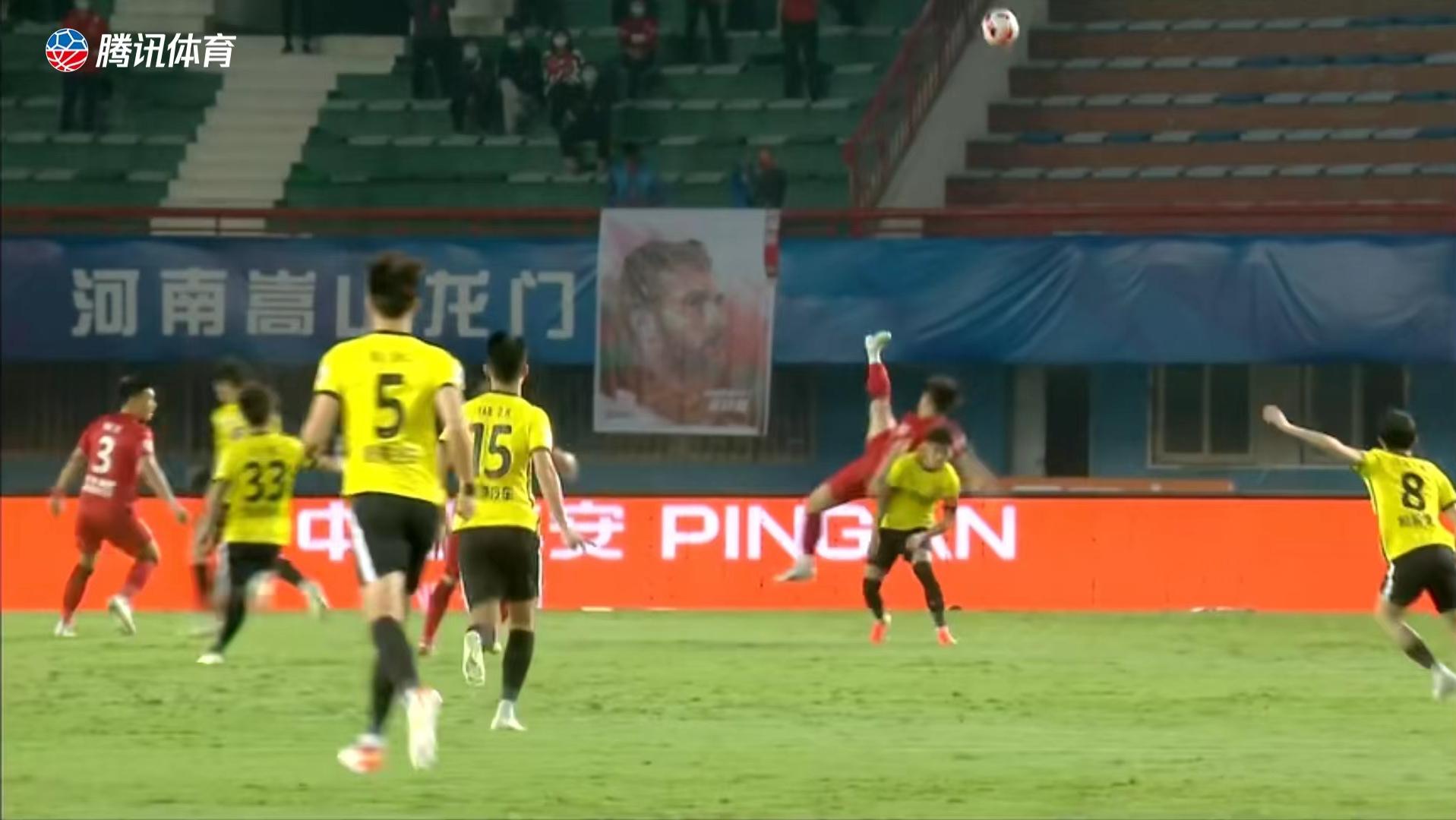 陈克强、吴少聪受伤流血，河南对阵广州上演精彩火爆的对攻大戏