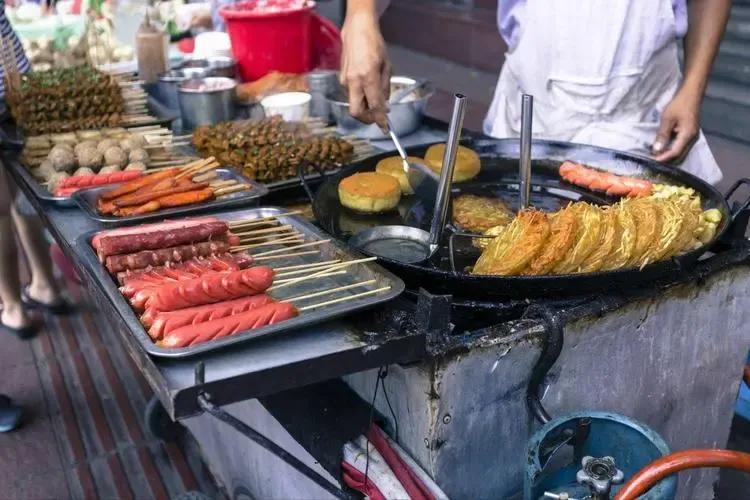 摆地摊要摆什么货最容易赚到钱,摆地摊真可以赚钱吗