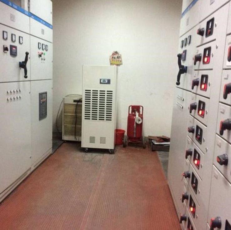 閰嶇數瀹ょ┖璋冮櫎婀挎ā寮忓紑鍒板灏戝害,閰嶇數瀹ら櫎婀跨敤绌鸿皟杩樻槸闄ゆ箍鏈哄ソ