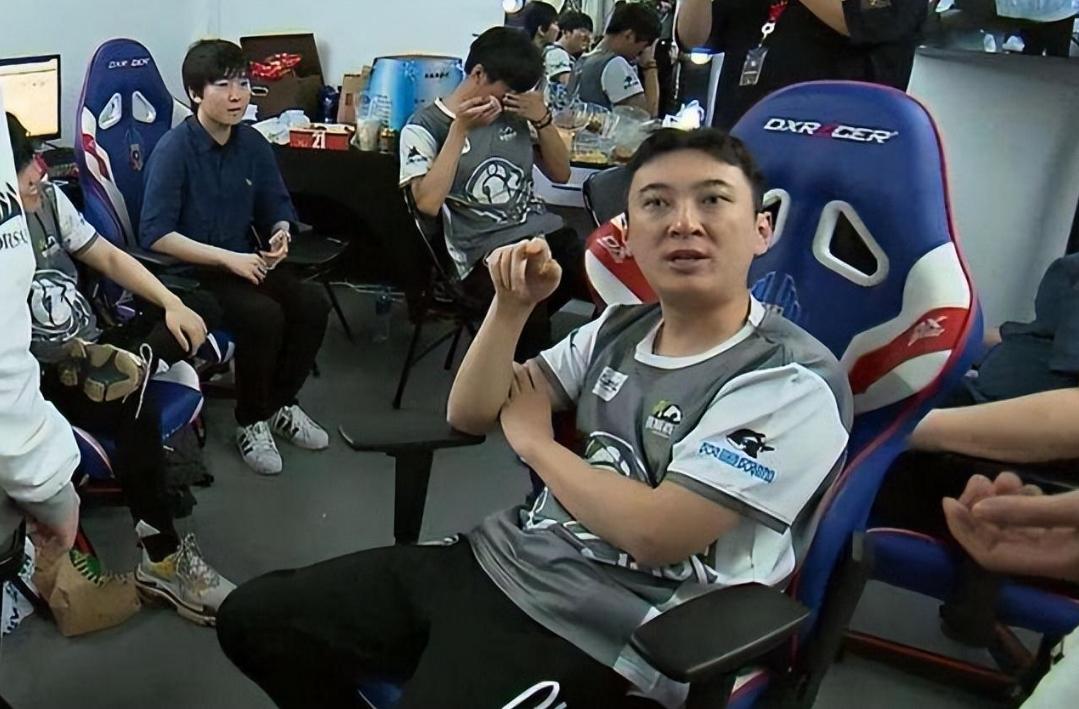 被王思聪嘲讽假富二代,富二代对王思聪的评价