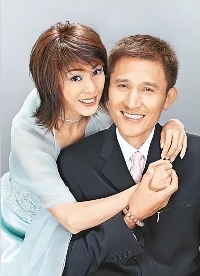 6位绝美女星个个伉俪情深：有为去世4年丈夫生女，有余生不再嫁