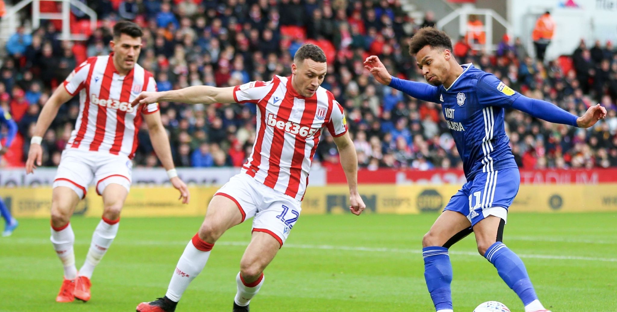 卢顿vs哈德斯菲尔德,最强之战分析