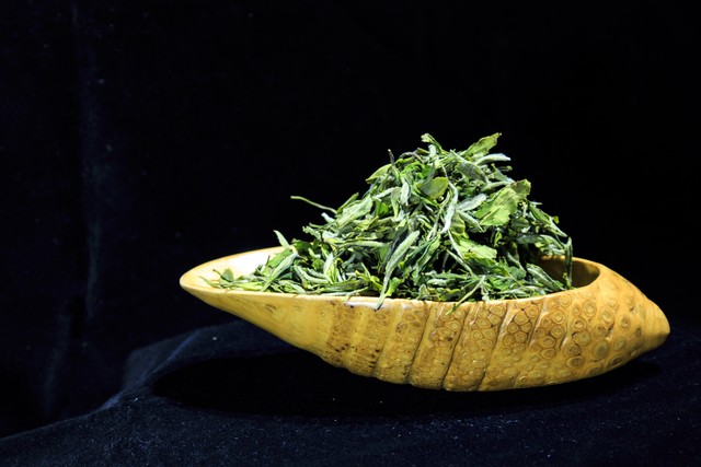 当年我顶班进供销社，弟弟妹妹不平衡，要把我4千退休金分走一半