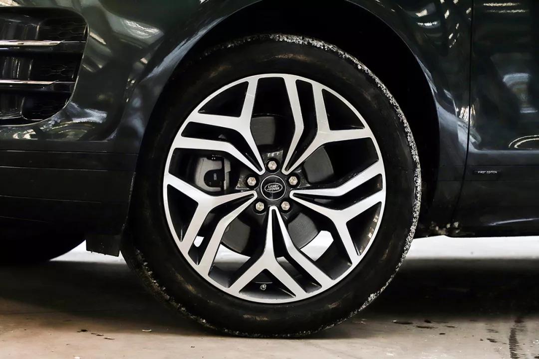 揽胜极光全系车型,路虎揽胜极光l混动三缸怎么样